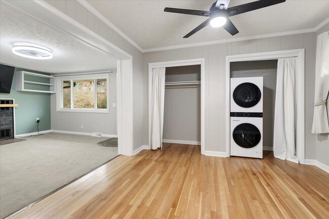 Building Photo - 100 9th Ave