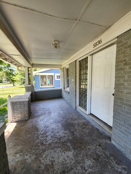 Building Photo - 5836 Euclid Ave