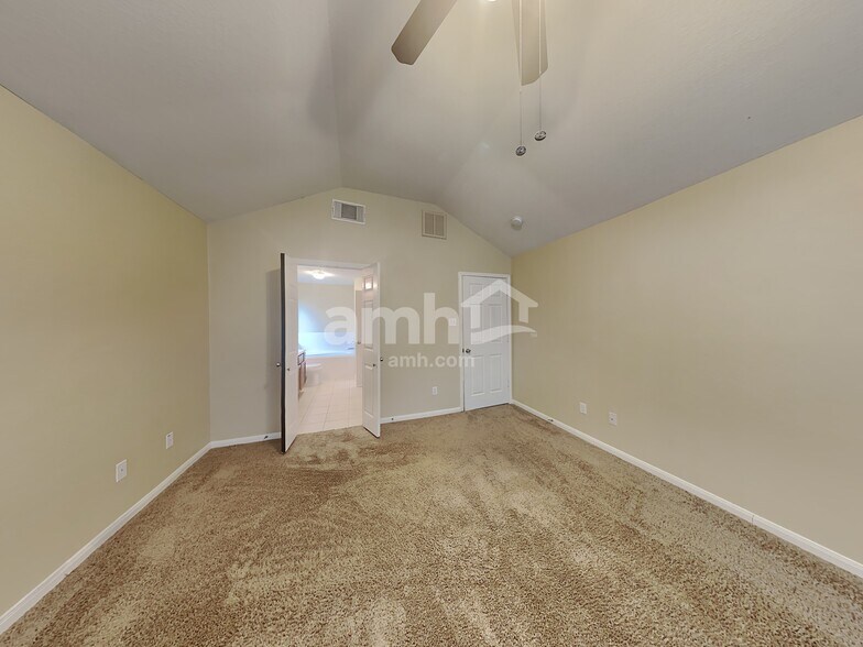 Building Photo - 30611 S Sulphur Creek Dr