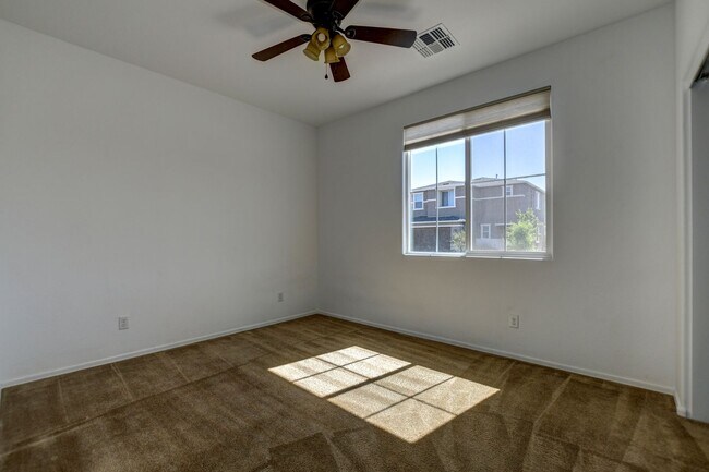 Building Photo - New lower rate and a short term lease!