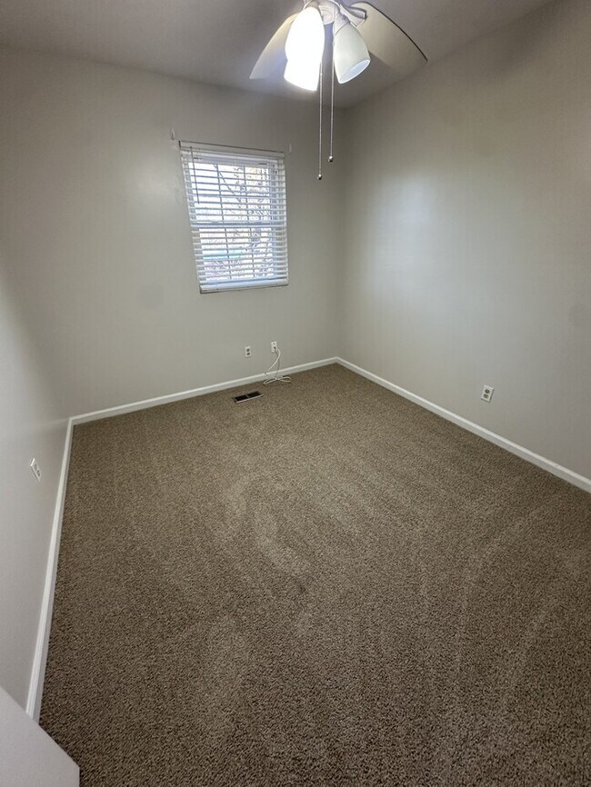 Building Photo - 6553 New Market Way