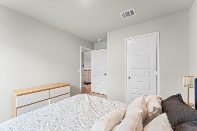 Building Photo - 2034 Brixham Bluff Ln