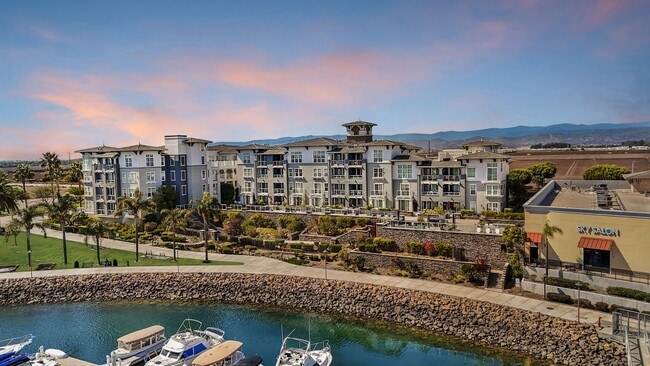 Building Photo - 2262 Martinique Ln