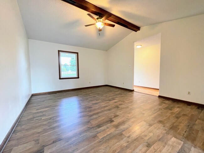 Building Photo - 112 Hazelwood Dr