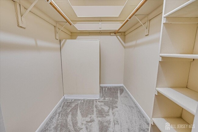 Building Photo - 211 Ravens Crest Dr