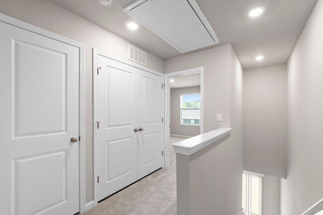 Building Photo - Modern 3-Bedroom Townhome with Luxury Fini...