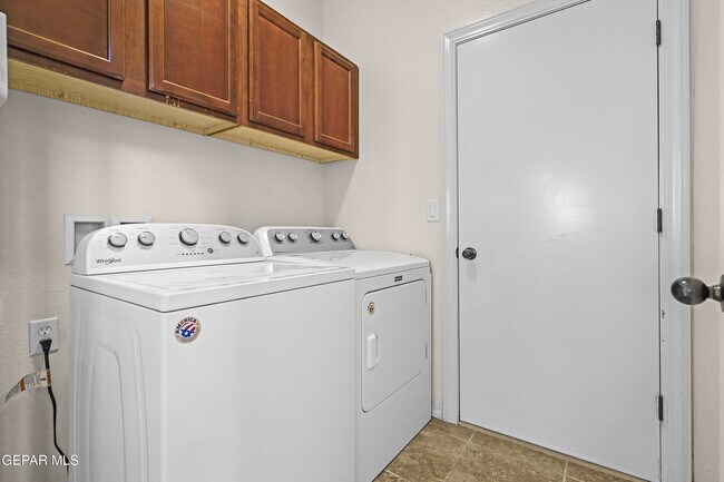 Building Photo - 369 Emerald Acres St