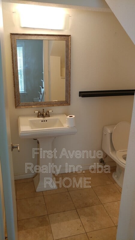 Building Photo - 6482 Bordeaux Ave