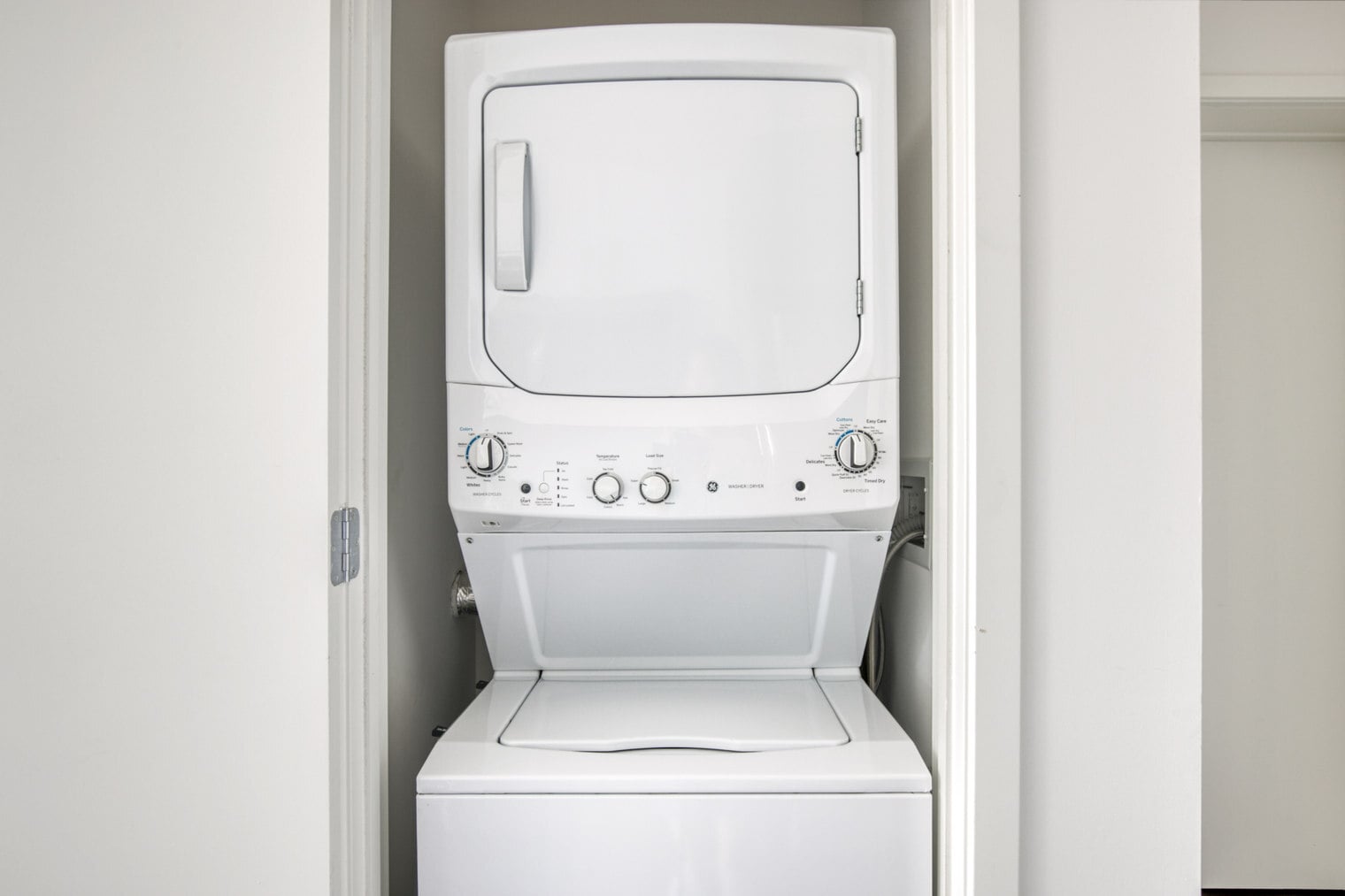 Building Photo - 2340 N California Ave