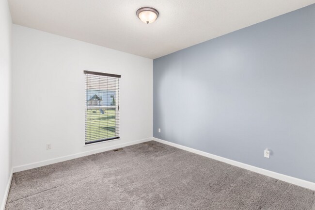 Building Photo - 4165 Freesia Dr