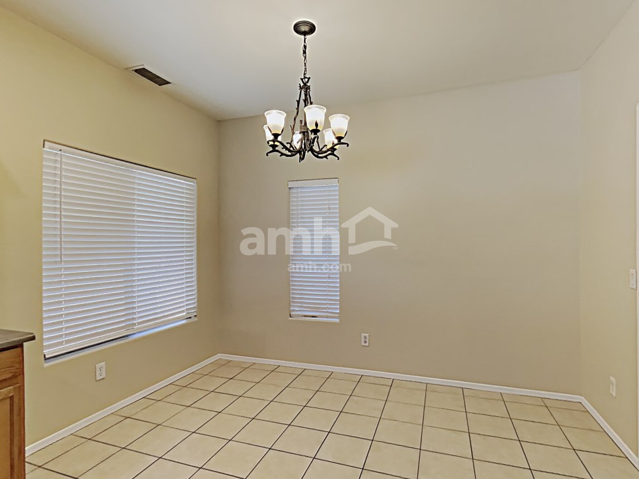 Building Photo - 5526 W Pecan Rd