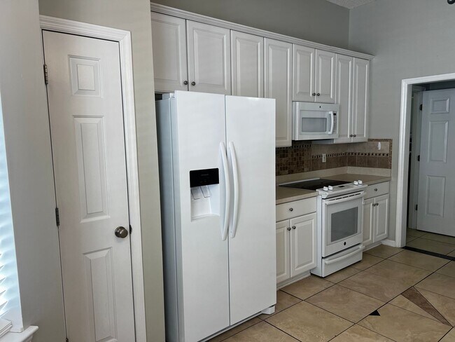 Building Photo - 404 Blackberry Ln