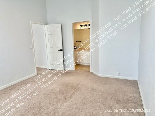 Building Photo - 11831 Asplund Grove