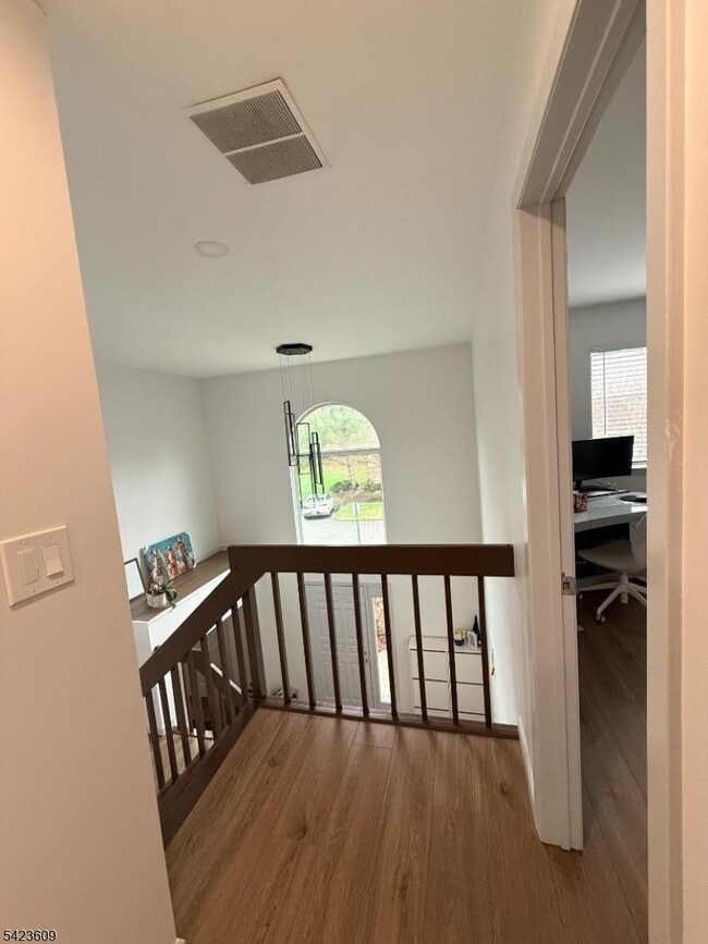 Building Photo - 22 Castle Ridge Dr