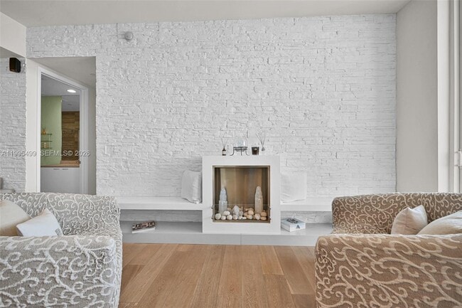 Building Photo - 15901 Collins Ave