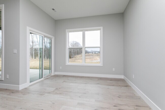 Building Photo - 700 Sagemoor Dr