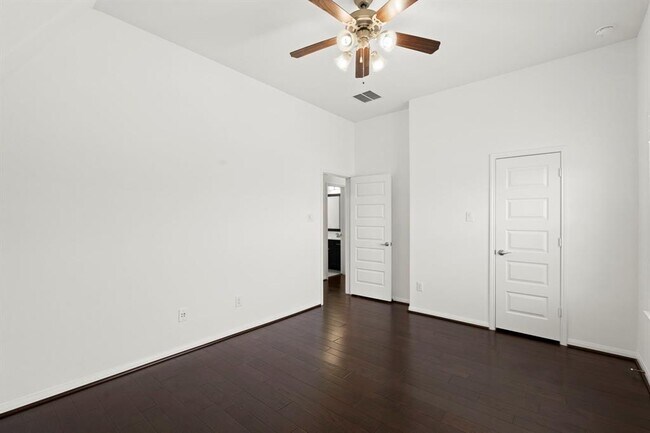 Building Photo - 4615 Hollow Chase Ln