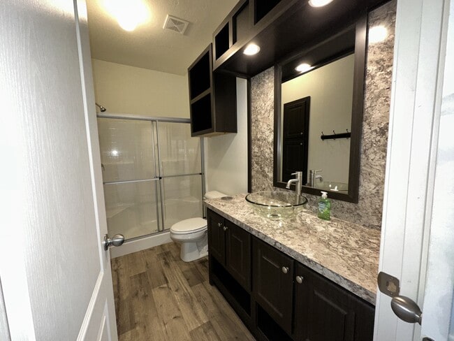 Building Photo - 834 Teal Ct SE