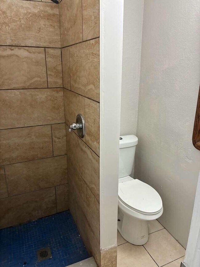 Building Photo - 1329 NW 8th Ave