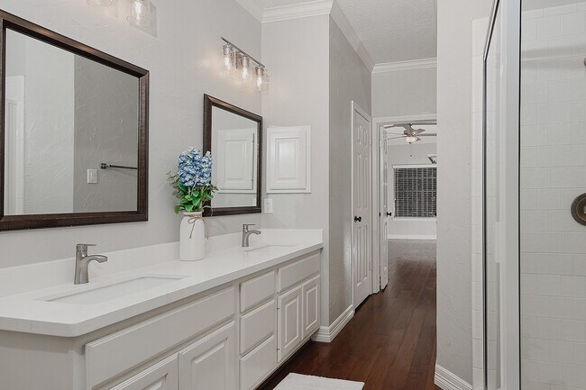 Building Photo - 31 N Duskwood Pl