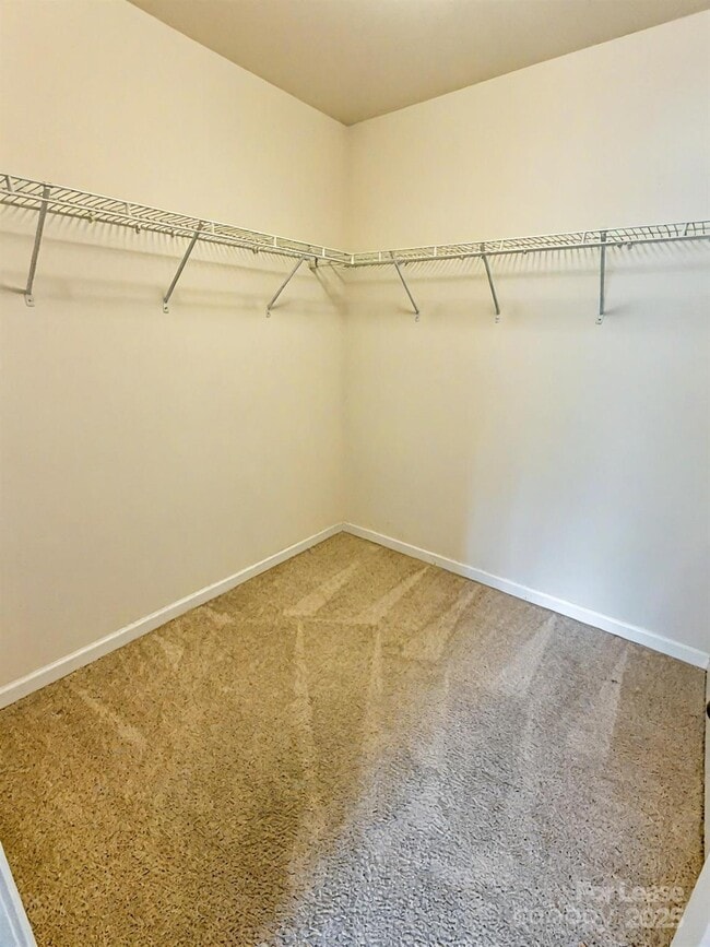 Building Photo - 2752 Sawbridge Ln