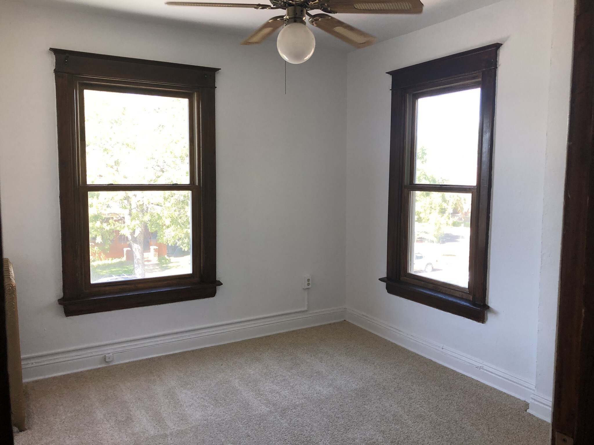 Building Photo - 516 S Sherman St