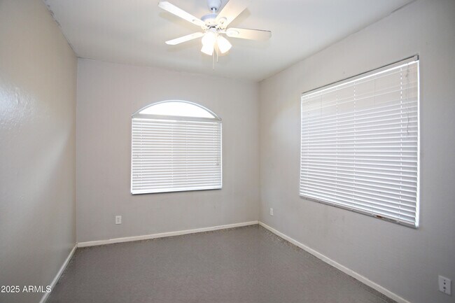 Building Photo - 1709 Grenadine Rd