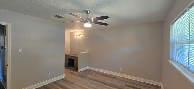 Building Photo - 4315 Navajo St