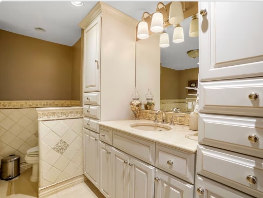 Master bath - 117 Saint Botolph St