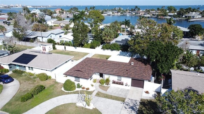 Building Photo - 2502 Tropical Shores Dr SE