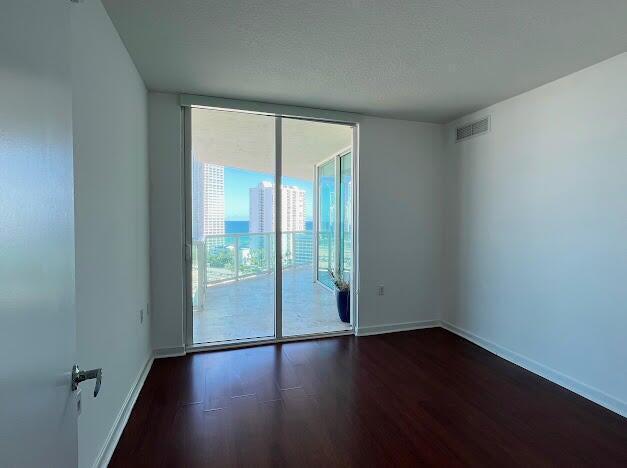 Building Photo - 200 Sunny Isles Blvd
