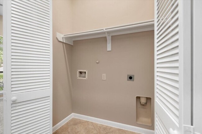 Building Photo - 26886 Treasures Ridge Dr
