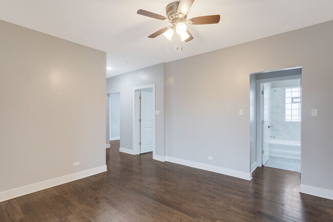 Building Photo - 8022 S Ellis Ave