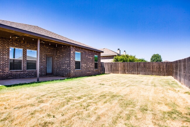 Building Photo - 3-Bedroom Home in Southwest Lubbock!