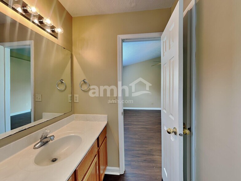 Building Photo - 7705 Corsican Cir