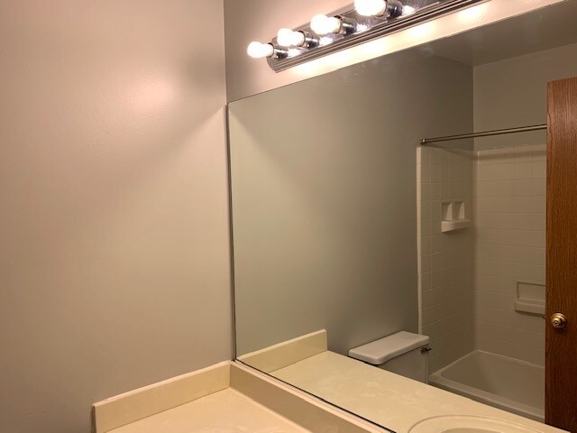 Building Photo - 6287 Fremont Dr