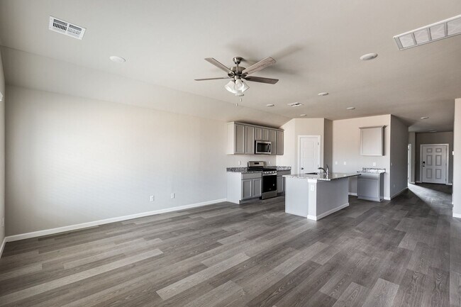 Building Photo - Brand New 4 Bed For Lease in Sara Park
