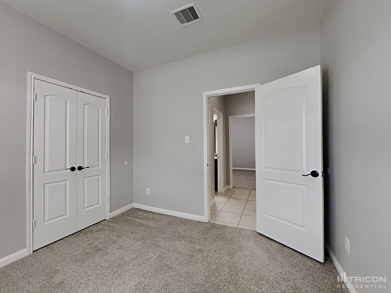 Building Photo - 7627 Daisy Port Ln
