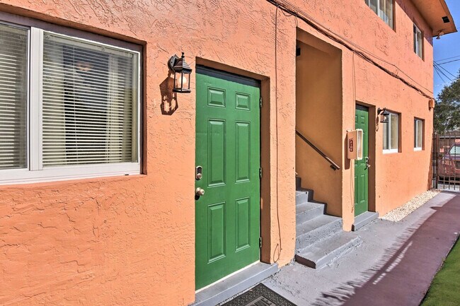 Building Photo - 441 NW 7th Terrace