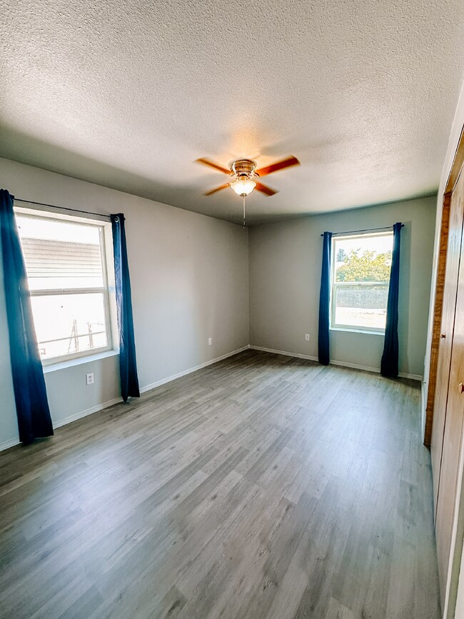 Building Photo - Charming single-level home nestled on Dillon's east side.