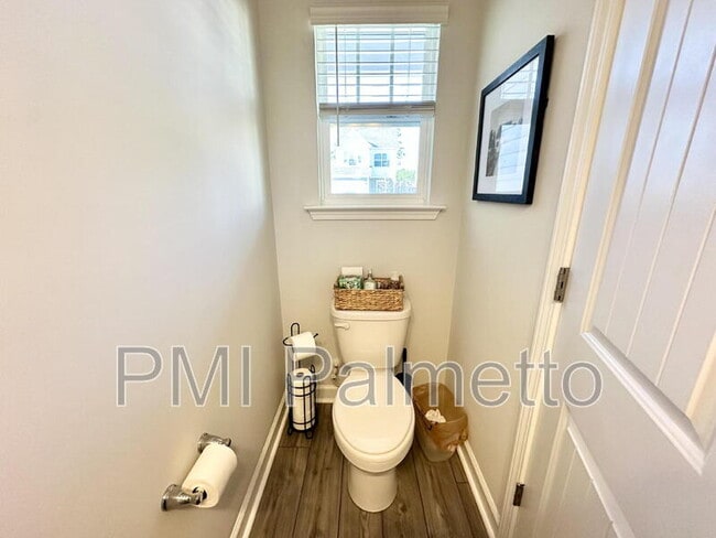 Building Photo - 1059 Ashcroft Cir