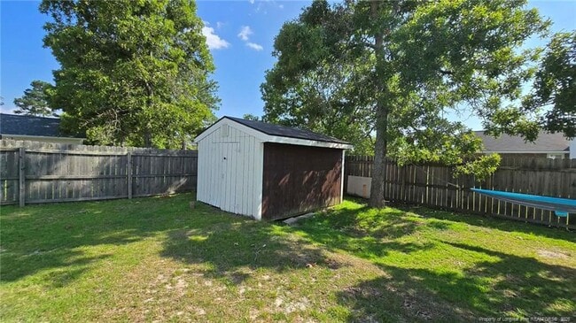 Building Photo - 700 Rim Rd