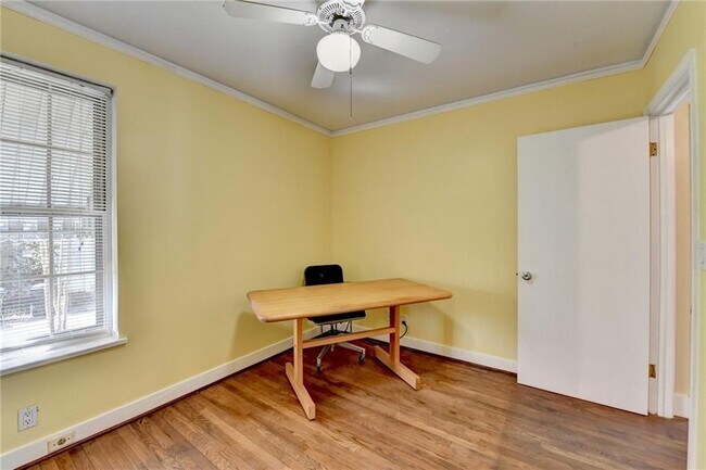 Building Photo - 1926 N Decatur Rd