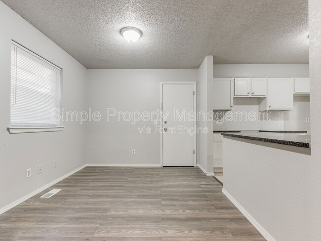 Building Photo - 8508 Candlewood Dr
