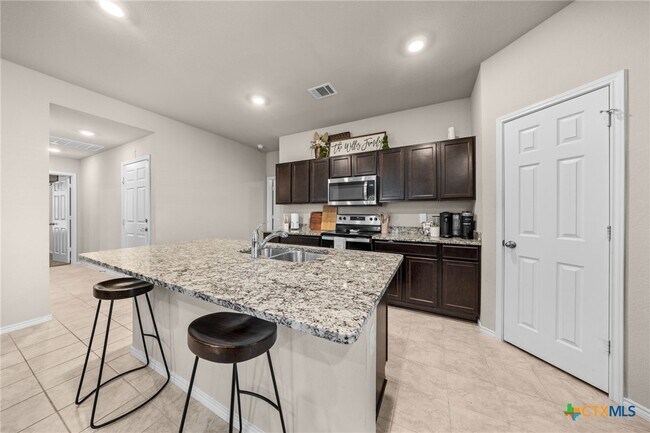 Building Photo - 5102 Karen Grn Dr
