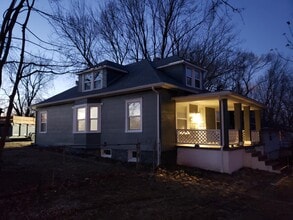 Building Photo - 104 N Evanston Ave