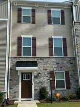 Building Photo - 140 Spring Grove Way