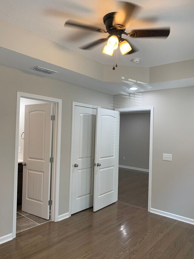 Building Photo - Charming 3 Bedroom Home in Private Setting in Tullahoma...