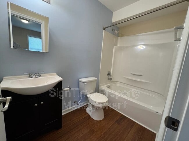 Building Photo - 44 E Franklin St