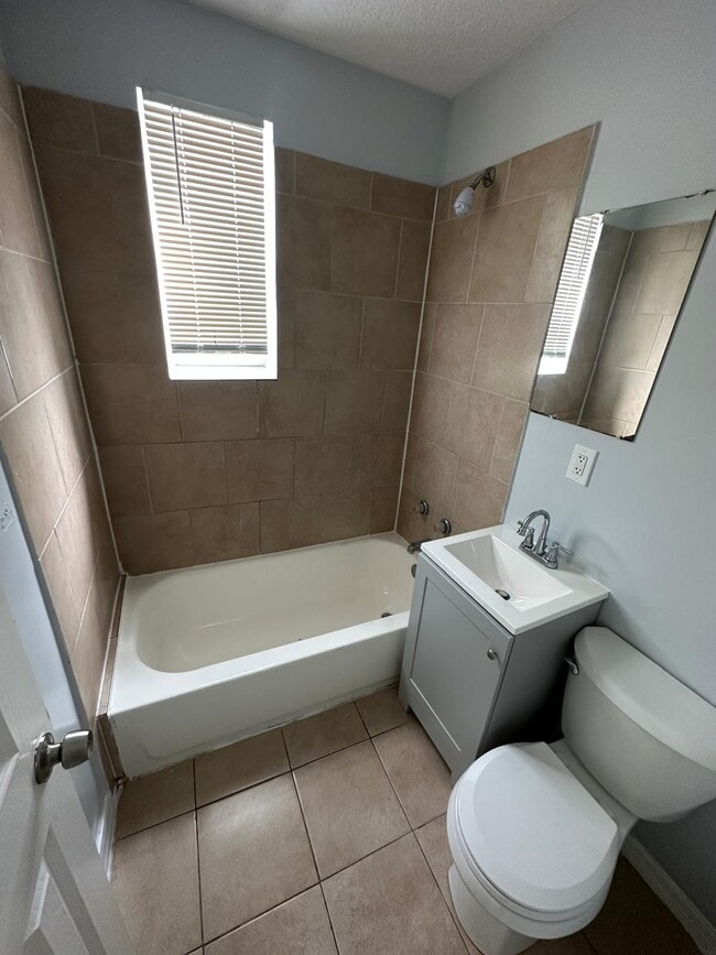 Building Photo - 1579 W 23rd St